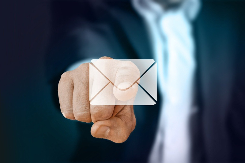 Email Marketing: Include Full Articles or Only Links?